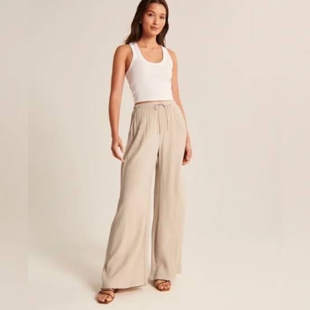 Abercrombie Beige Wide-Leg  Crinkled Texture Pants